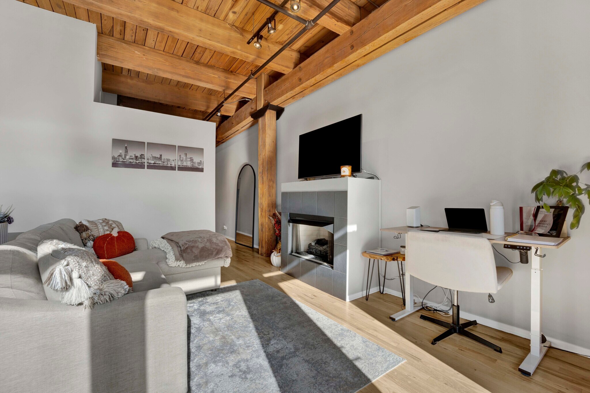 Building Photo - 625 W Jackson Blvd