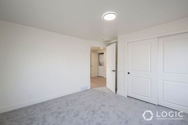 Building Photo - 7808 S 1000 E