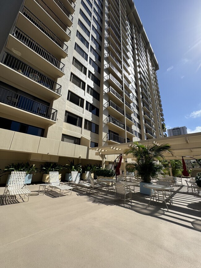 Building Photo - 2140 Kuhio Ave.