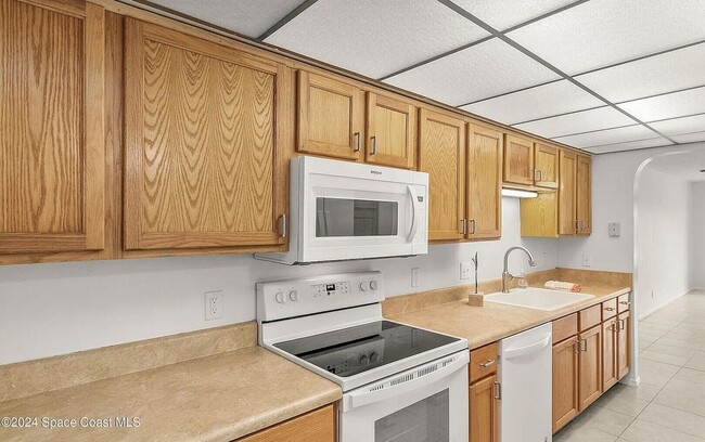 Building Photo - 126 Lancha Cir