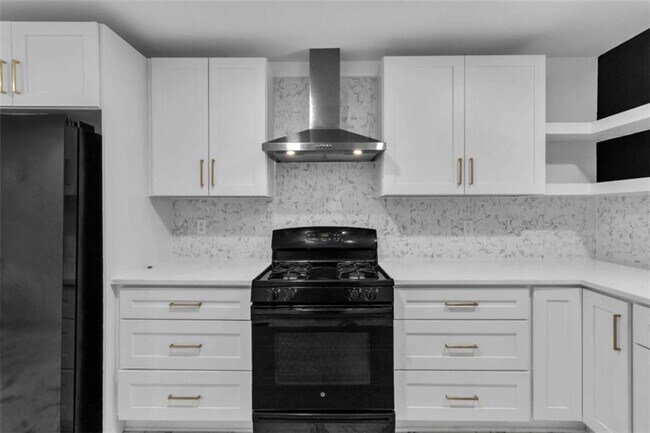 Building Photo - 610 Oriole Dr SE