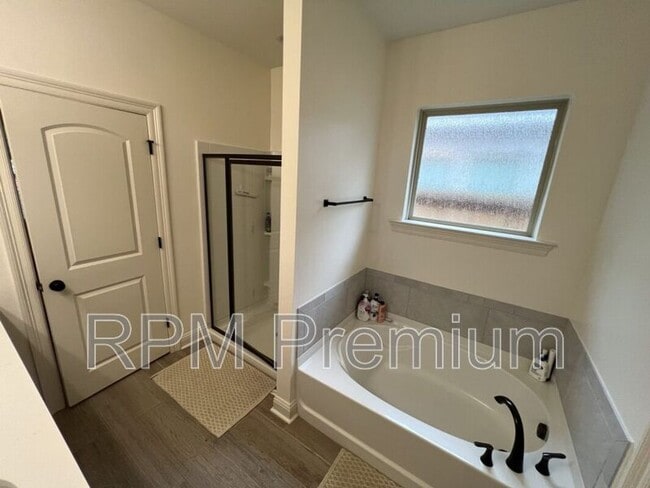Building Photo - 18945 Corlis Grn Dr
