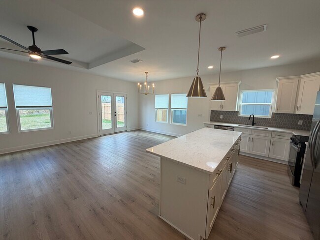 Building Photo - 1303 Louisiana Ave