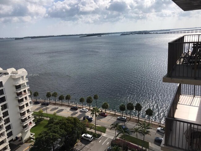 Primary Photo - 1450 Brickell Bay Dr