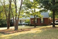 Building Photo - 2431 N Toy Dr
