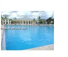 Building Photo - 2720 NE 3rd Dr