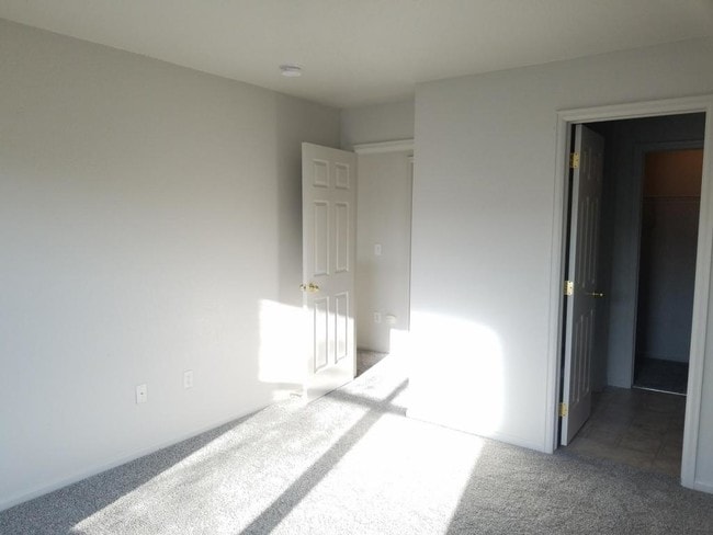 Building Photo - 1691 Oak Creek Dr
