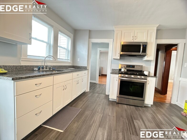 Building Photo - 17 Laurel St