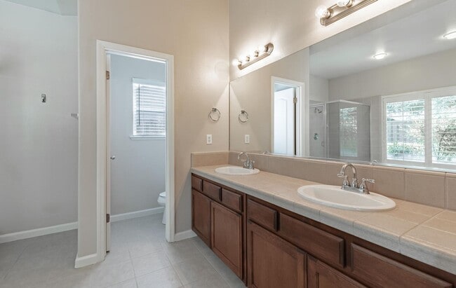 Building Photo - 4 Bedroom in Buchanan School District