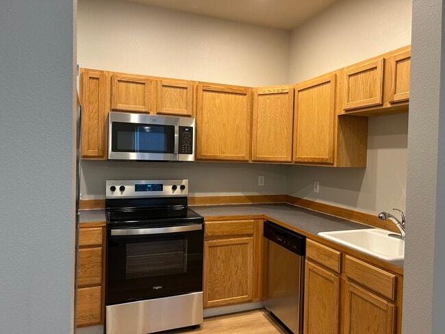 Building Photo - 627 N Prospect St