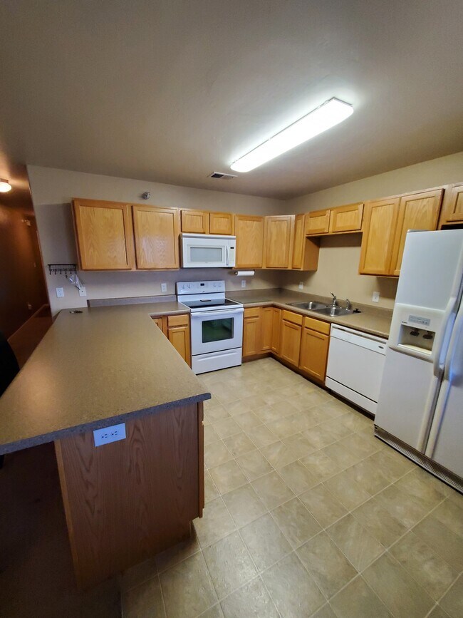 Building Photo - 2476 Orion Way