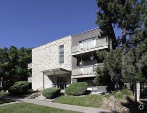 Building Photo - York Manor