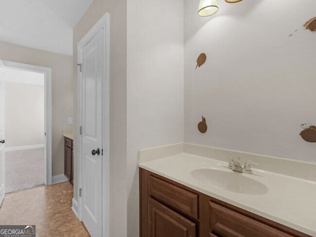 Building Photo - 185 Regency Pl