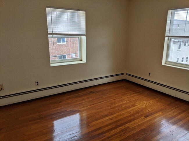 Building Photo - 14A Grove St