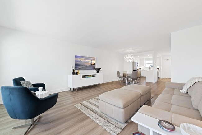 Building Photo - 3114 S Ocean Blvd