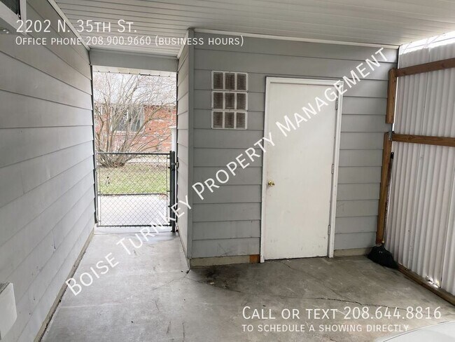 Building Photo - 2202 N 35th St
