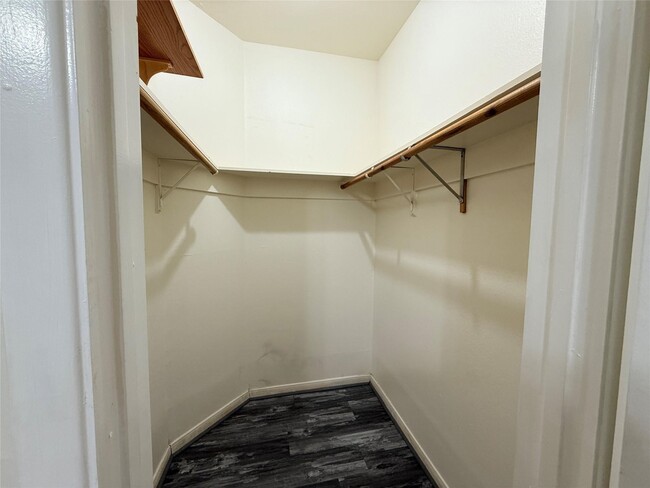 Building Photo - 2626 Holly Hall St