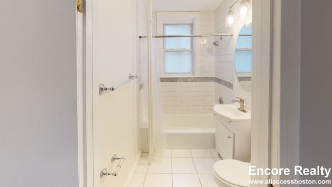 Building Photo - 224 Hanover St