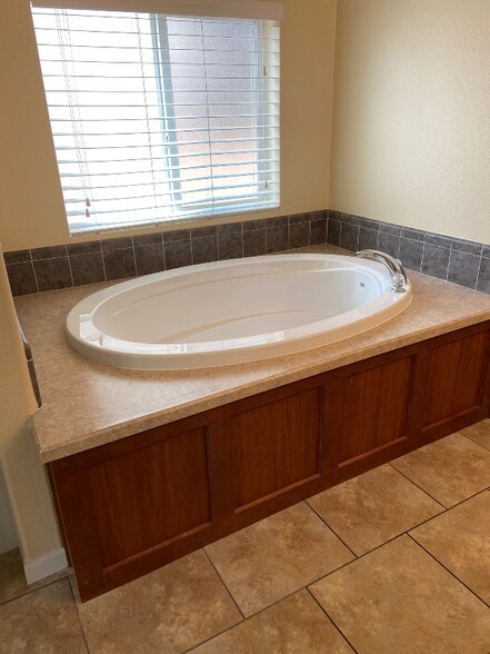 Building Photo - 167 Badger Hill Ln