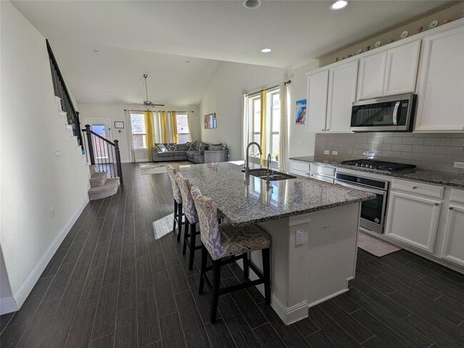 Building Photo - 9905 Quercia Dr
