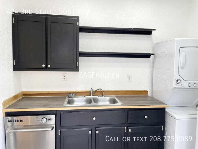 Primary Photo - 424 3rd St S