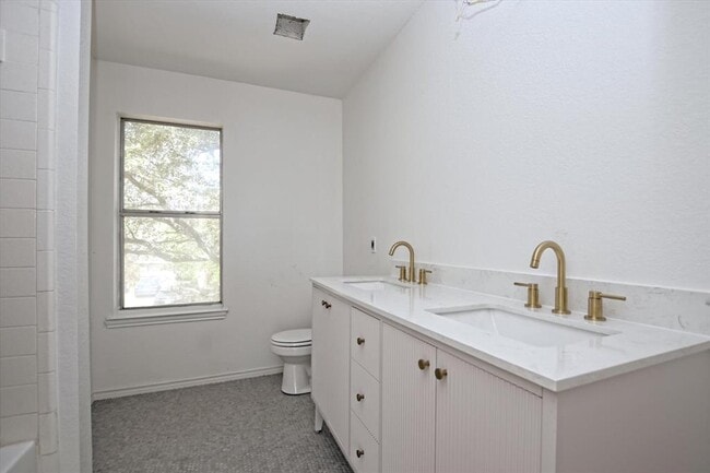 Building Photo - 2509 Patsy Pkwy