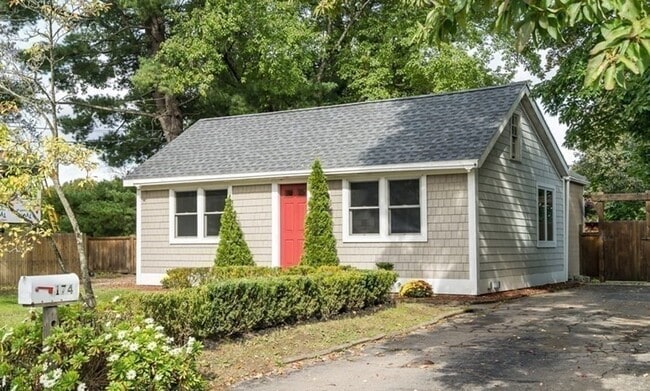 Primary Photo - 174 Pine St