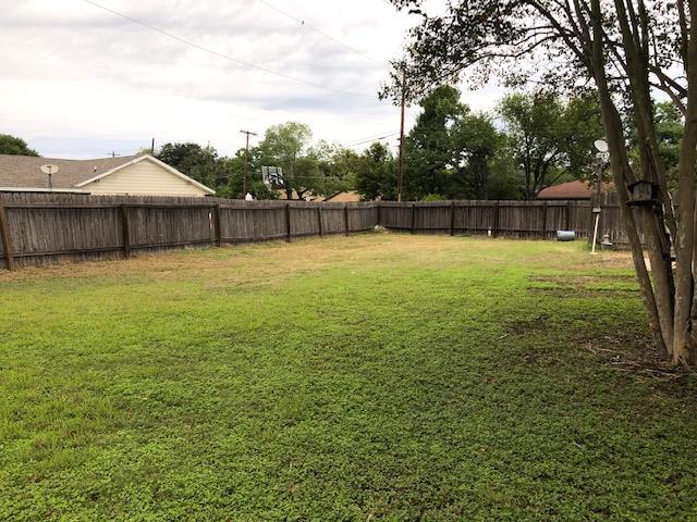 Building Photo - 830 Ross Cir