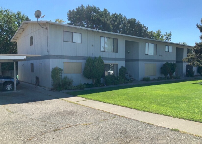 Building Photo - Harper on Hood