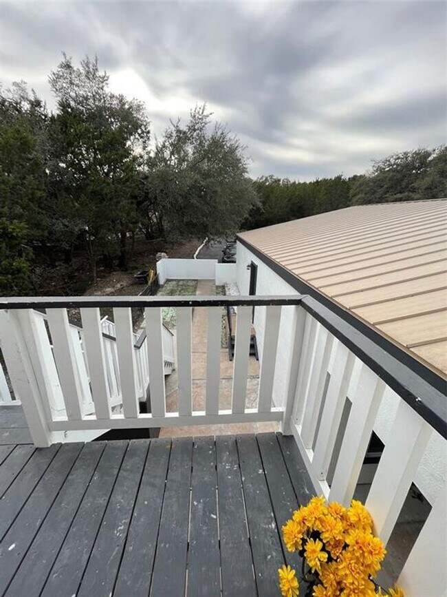 Building Photo - 428 Seawind St