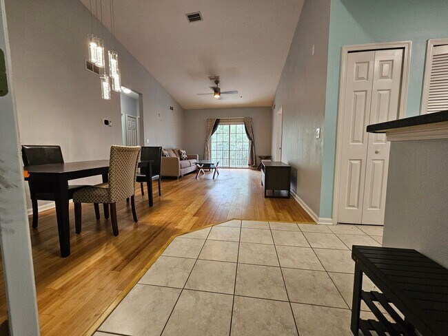 Primary Photo - Top floor 3/2 unit in the gated Summer Key...