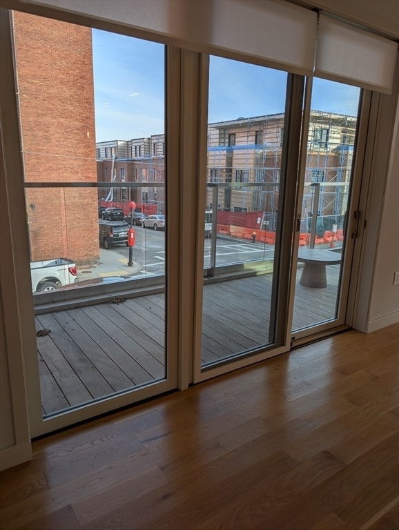 Building Photo - 537 E 2nd St