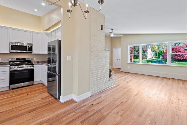Building Photo - 312 Chalfonte Dr