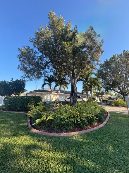 Beautifully maintained greenscape included - 3633 Country Club Blvd
