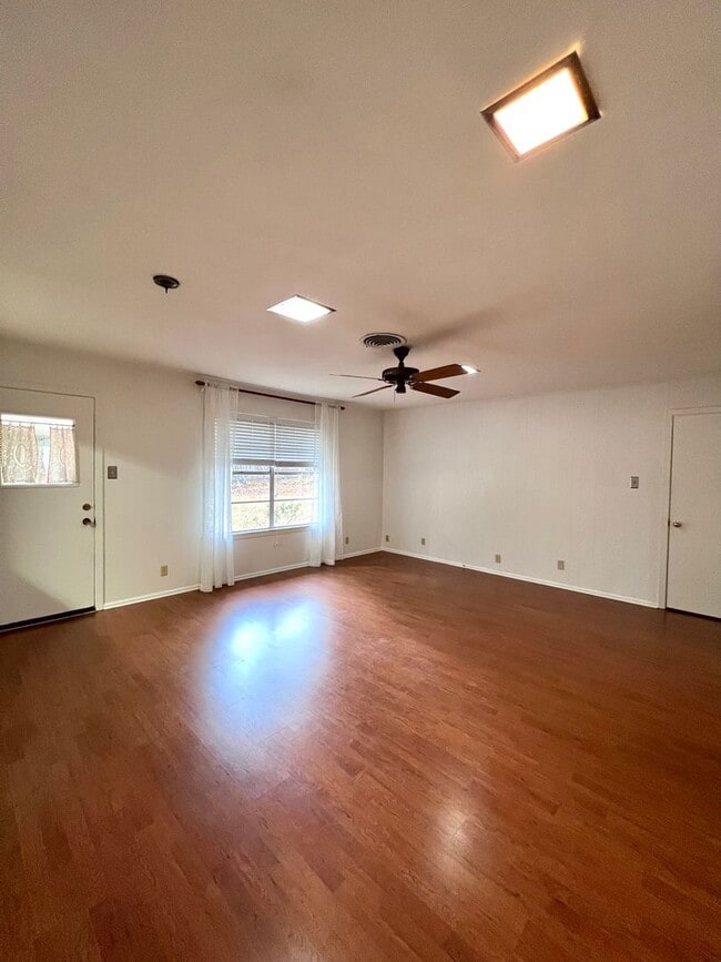 Building Photo - 3/2 Home in Kerrville