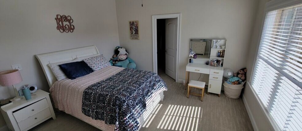 Building Photo - 745 Glennbrooke Blvd