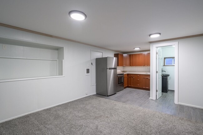 Building Photo - Move-In Special: 1 Month Free | Spacious 4-Bedroom Contemporary Home with 1-Bedroom ADU