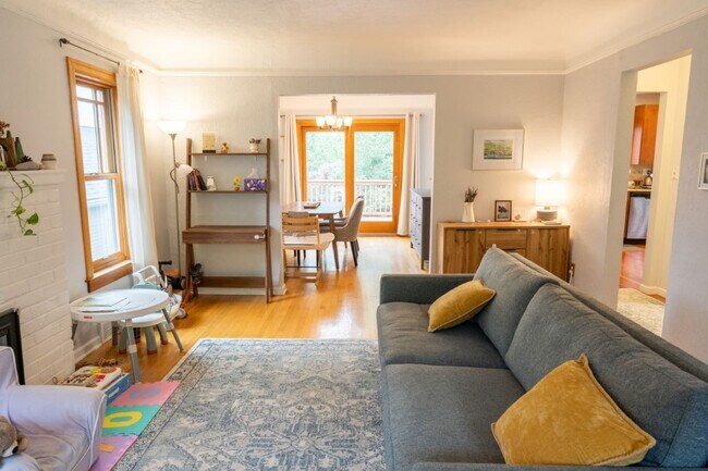 Building Photo - 4Bd/1.5Ba Seattle House