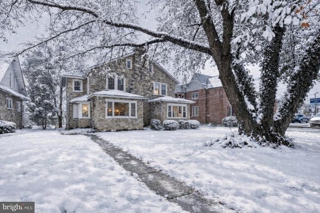 Building Photo - 514 E Lancaster Ave