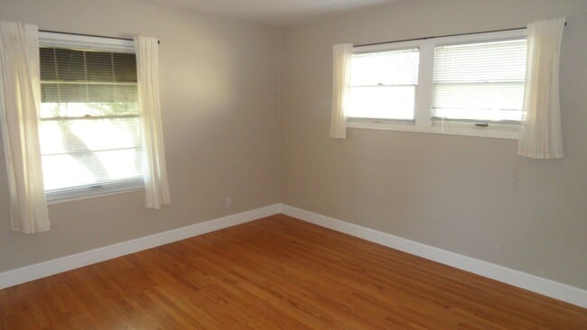 Building Photo - Old Towne Orange, Hardwood floors, Single Story House 3BR 2BA  2 car garage