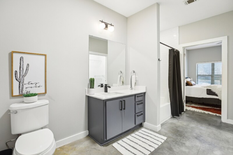 Building Photo - 2505 Thornton Rd