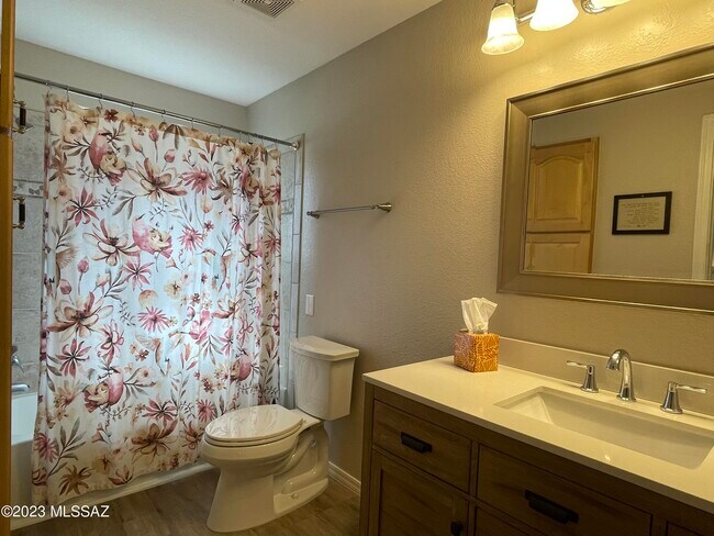 Building Photo - 1500 E Pusch Wilderness Dr