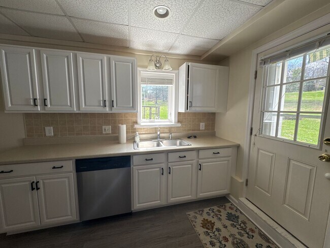Building Photo - 3676 Lower Saucon Rd