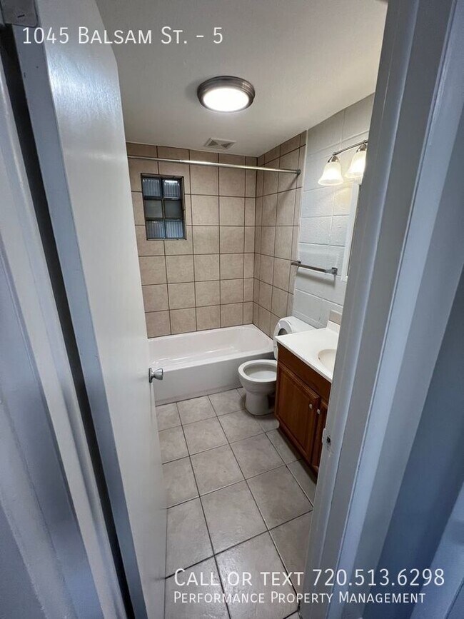 Building Photo - 1045 Balsam St