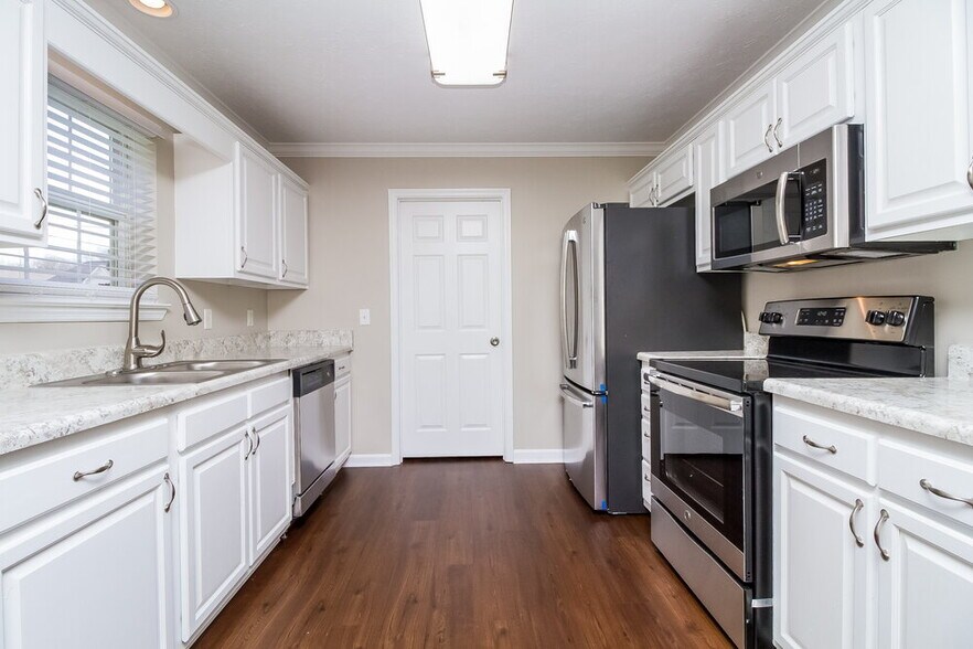 Building Photo - 7036 Hickory Pass Ln