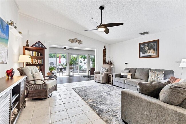 Building Photo - 6304 Pelican Dr