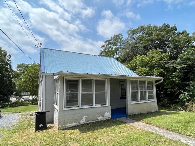 Building Photo - 312 W Moler Ave