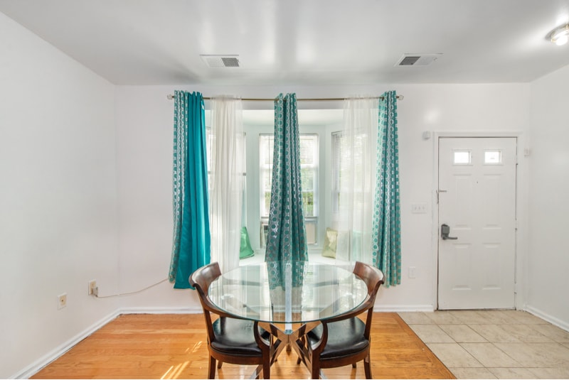 Building Photo - 273-273 Prince St