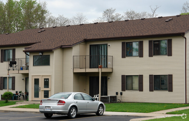 Building Photo - Pine Apartments