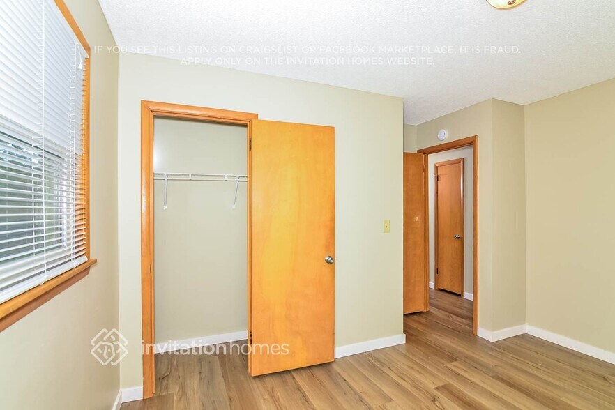 Building Photo - 5900 Aquila Ave N